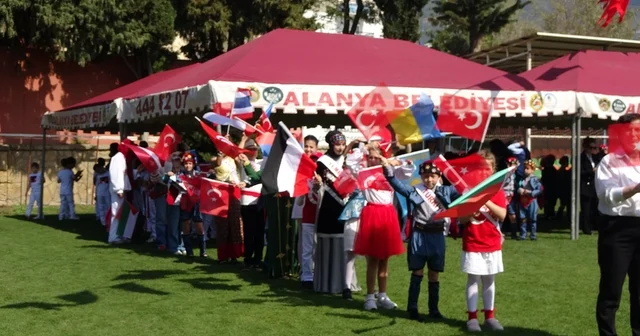 Alanya da 23 Nisan Çocuk Bayramı coşkuyla kutlandı Antalya Haberleri