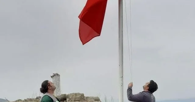 Buldan ın 45 mahallesi ay yıldızlı bayraklarla donatılıyor Denizli Haberleri