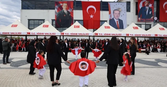 Iğdır da 23 Nisan coşkusu: Özel bireylerden duygulandıran gösteri Iğdır Haberleri