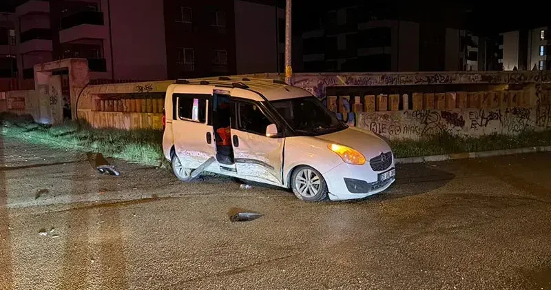 Ehliyetsiz sürücü ile alkollü sürücü kaza yaptı; 117 bin lira ceza