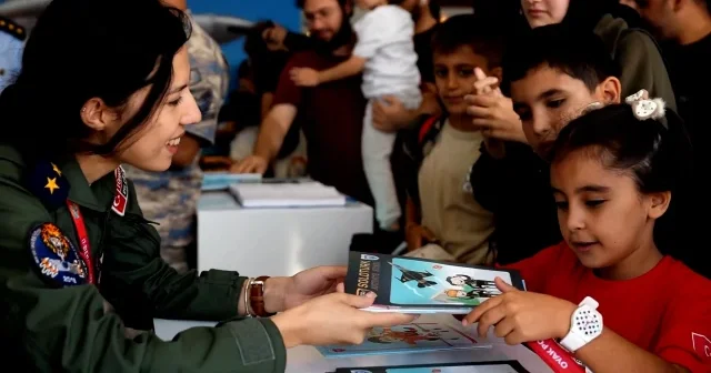 MSB’den 23 Nisan’a özel duygu dolu paylaşım: İstikbal göklerde umut sizin gözlerinizdedir VİDEO İZLE