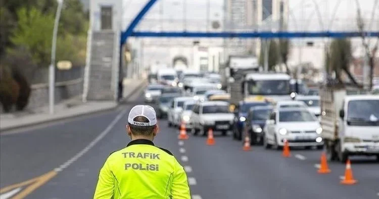 23 NİSAN TRAFİĞE KAPATILACAK YOLLAR VE GÜZERGAHLAR LİSTESİ Ankara da hangi yollar trafiğe kapatılacak, ne zaman, saat kaçta açılacak? Bugün trafiğe...