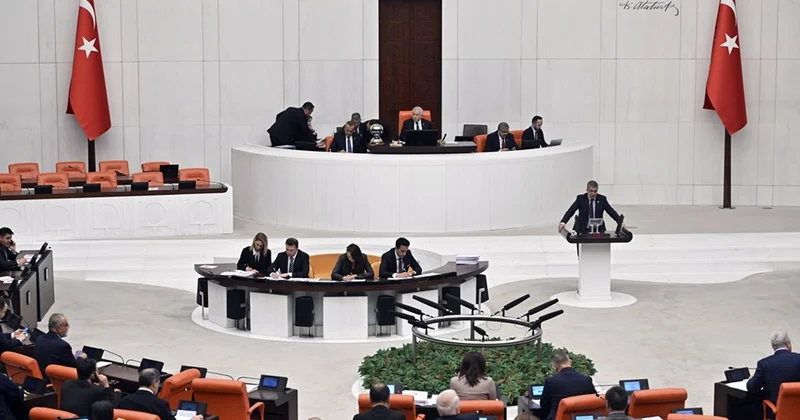 TBMM de, kadınların doğum iznini artıran ve 15 yaş altına sosyal medya yasağını da içeren kanun teklifi kabul edildi.