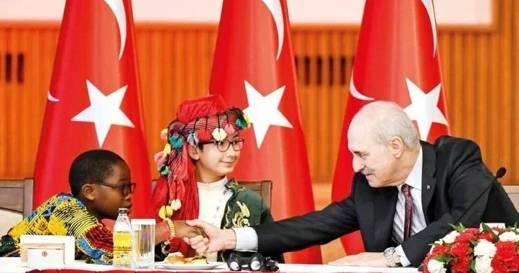 Dünya çocuklarını Meclis’te ağırladı