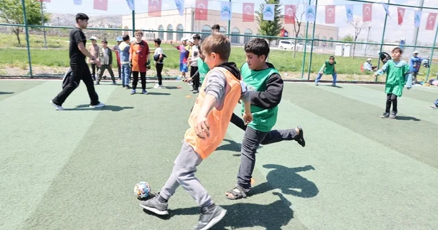 Eyyübiyeli çocuklar 23 Nisan Futbol Turnuvasında buluştu Şanlıurfa Haberleri