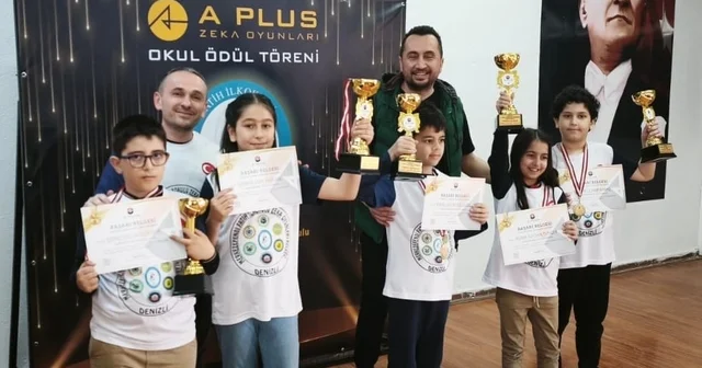 Merkezefendi nin gururu öğrenciler zeka oyunlarında kürsüye çıktı Denizli Haberleri