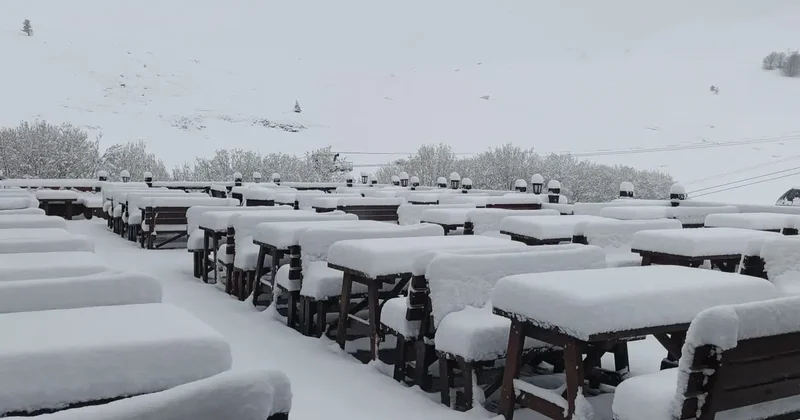 Nisan sonunda Uludağ’da kış geri döndü