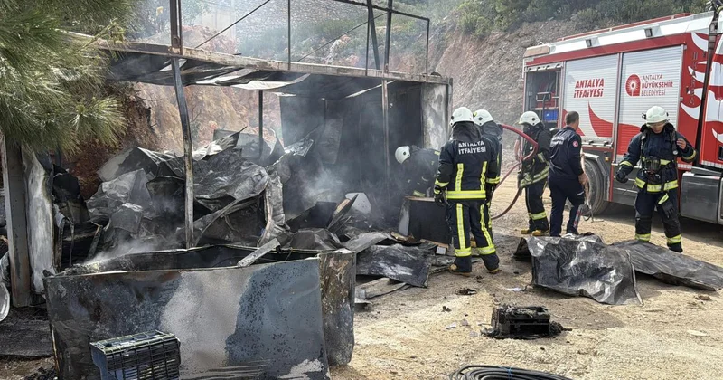 Antalya da işçilerin kaldığı alanda yangın