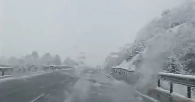 Karabük ün yüksek kesimlerinde kar etkili oldu VİDEO İZLE