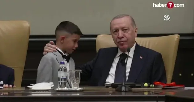 23 Nisan da Külliye de duygusal anlar! Erdoğan gözyaşlarını tutamadı