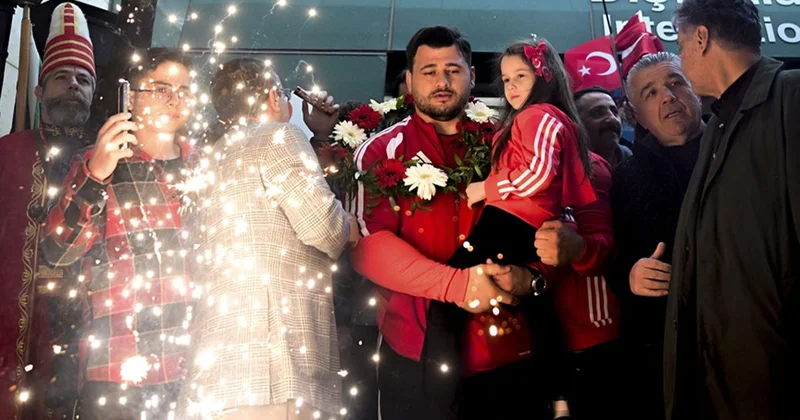 Rekortmen milli güreşçi Rıza Kayaalp e başkentte coşkulu karşılama