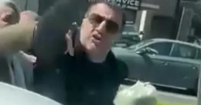 Esenyurt’ta trafikte kavga eden sürücü ve yolcuya 360 bin lira trafik para cezası VİDEO İZLE