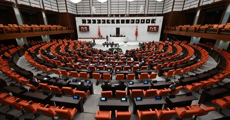 Doğum izni ve 15 yaş altına sosyal medya yasağı Meclis te kabul edilerek yasalaştı