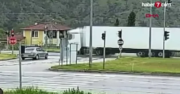 Feci kaza kamerada! Annesinin kucağında fırlayan bebek hayatını kaybetti