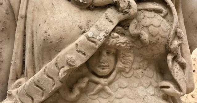 Laodikeia da 2 metrelik Athena heykeli gün yüzüne çıkartıldı Denizli Haberleri