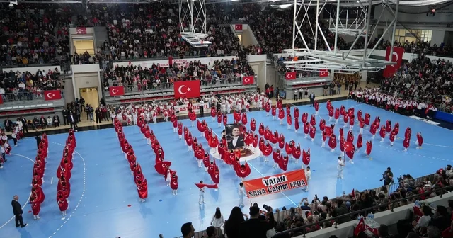 Kastamonu da 23 Nisan coşkusu: Çocukların gösterileri ayakta alkışlandı Kastamonu Haberleri