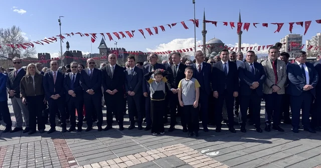 İl Milli Eğitim Müdürü Esen: Dün olduğu gibi bugün de güvenli limanlarımız okullarımızdır İl Milli Eğitim Müdürü Coşkun Esen: Bu coğrafyada özgürce yaşamanın garantisi çocuklarımız ve eğitimimizdir Kayseri Haberleri