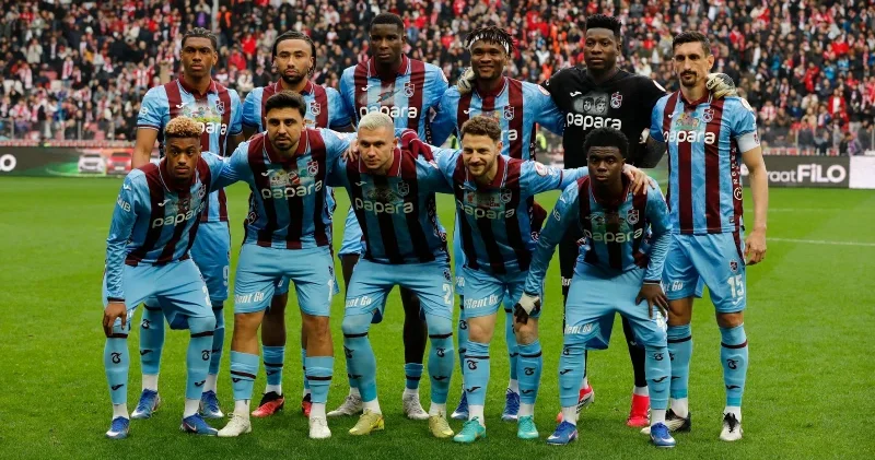 Trabzonspor dan 23 Nisan da anlamlı hareket: Formadaki detay duygusal anlar yaşattı Futbol Haberleri