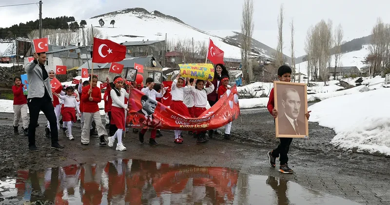 Türkiye 23 Nisan’ı coşkuyla kutluyor