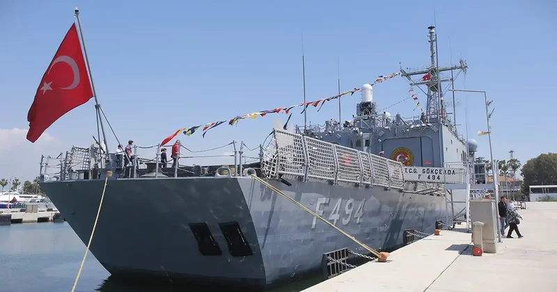 TCG Gökçeada çocuklara kapılarını açtı