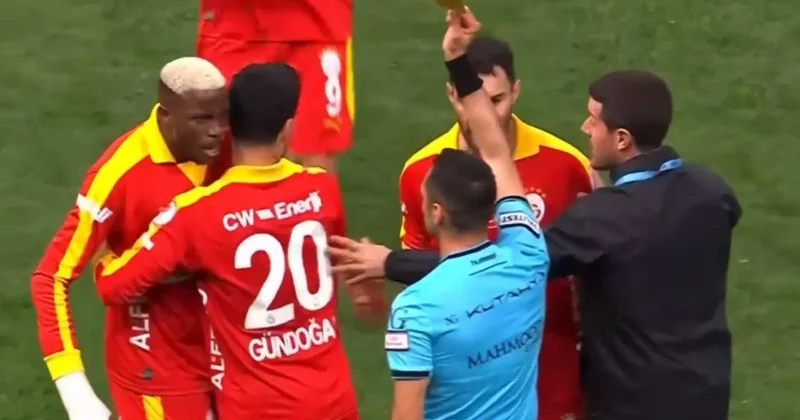 Osimhen den hakeme görülmemiş tepki! Takım arkadaşları araya girdi