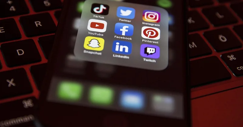 Sosyal medya kanunu kabul edildi: 15 yaş altı çocuklara sosyal medya yasaklandı