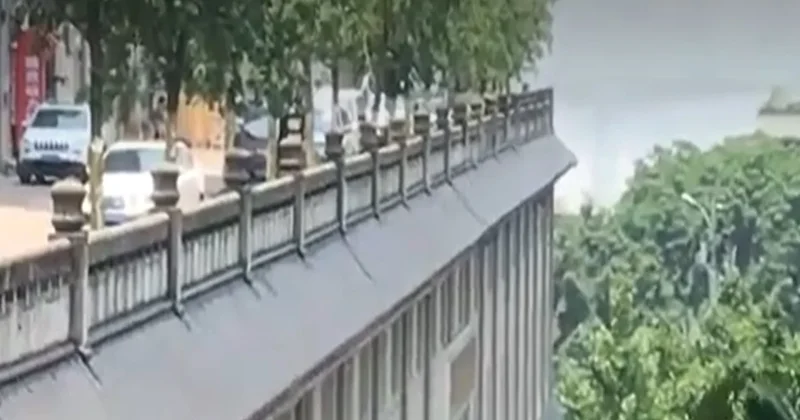 Çatısından yol geçen bina yaptılar Sözcü Gazetesi