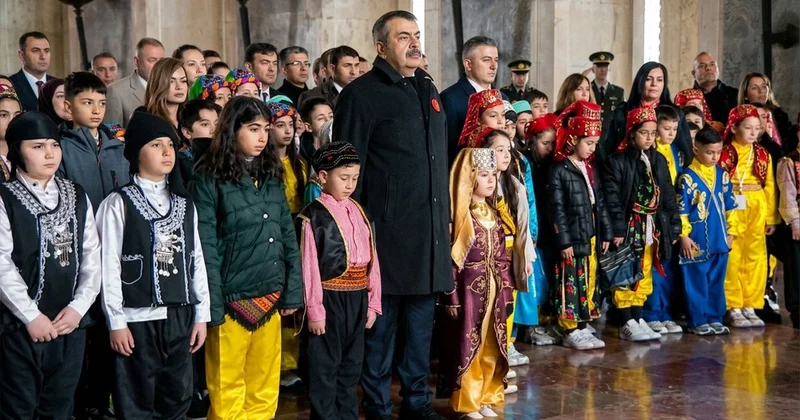 Bakan Tekin 81 ilden çocuklarla Anıtkabir de: Düşünen, üreten ve değer katan bireyler yetiştiriyoruz