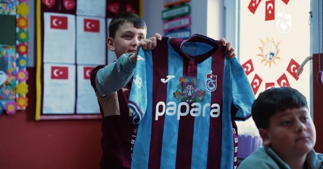 Trabzonspor’dan 23 Nisan’da anlamlı adım: Çocukların boyadığı formalar LÖSEV’e umut olacak VİDEO İZLE
