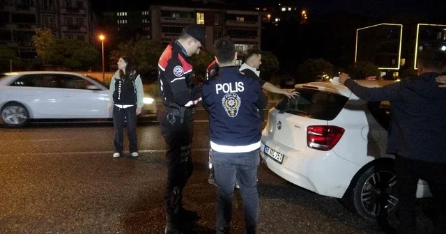 Muğla polisinden gece operasyonu gibi denetim Bayram öncesi Muğla da geniş çaplı asayiş uygulaması Muğla Haberleri