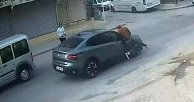 El sallayıp karşıya geçmek isterken otomobil çarptı Mersin Haberleri