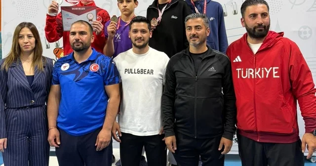 Erzurumlu öğrenciler Türkiye Şampiyonası ndan 2 bronz madalya ile döndü Erzurum Haberleri