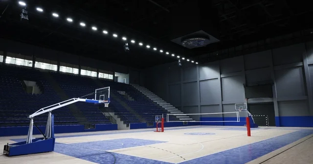 Aydın da 3 bin kişilik spor salonunda sona gelindi Aydın Haberleri