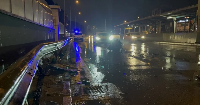 Kaza yaptı, motor yerinden çıktı: 1 i ağır 2 yaralı Bursa Haberleri