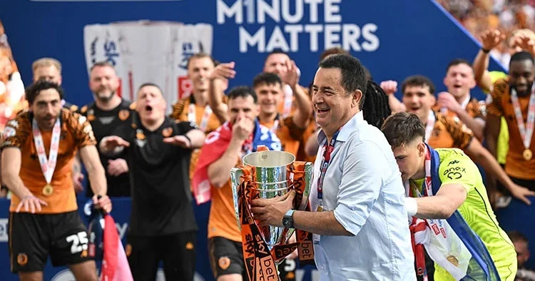 Hull City, Premier Lig e yükseldi, Acun Ilıcalı gözyaşlarını tutamadı!