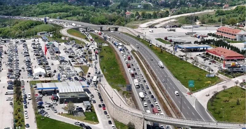 Bayramı tatili trafiği başladı: Bolu geçişinde yoğunluk arttı