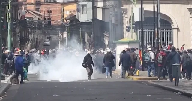Bolivya’da hükümet karşıtı protestolar büyüyor: Devlet Başkanı Rodrigo Paz’ın istifası istendi VİDEO İZLE
