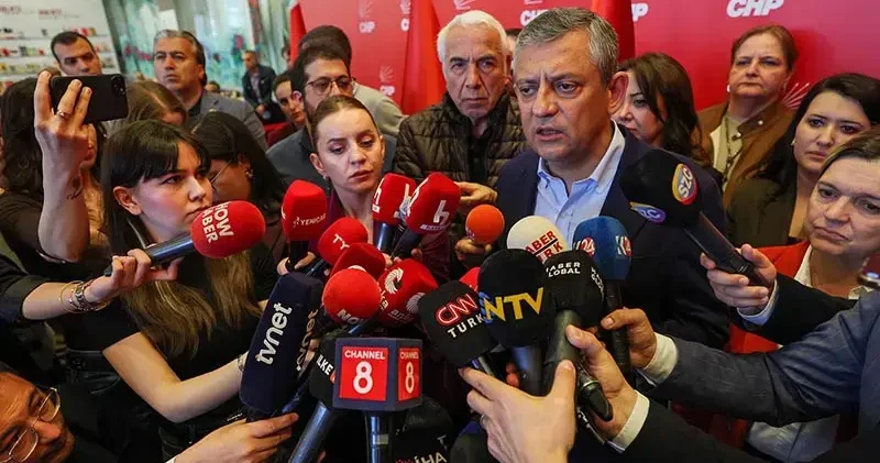 Özgür Özel: Herkesin beklentisi 40 günlük sürede kurultayın toplanması