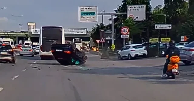 Kadıköy de direksiyon başında fenalaşan sürücü takla attı: O anlar kamerada VİDEO İZLE