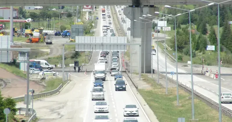 Kilit kavşak Kırıkkale de bayram trafiği yoğunluğu