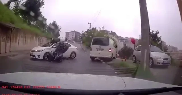 Otomobil ile motosikletin çarpıştığı kaza kamerada Zonguldak Haberleri