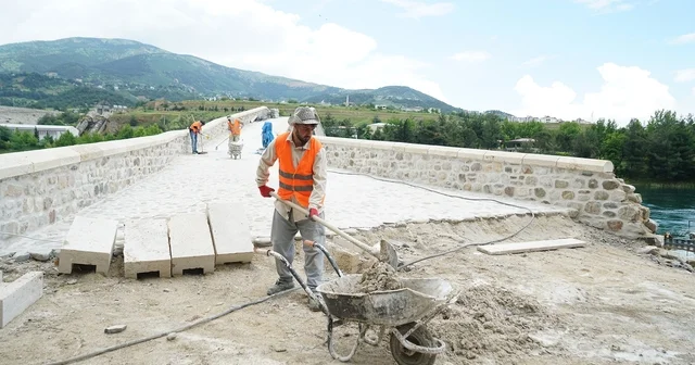 Kahramanmaraş ta tarihi Ceyhan Köprüsü yenileniyor Kahramanmaraş Haberleri