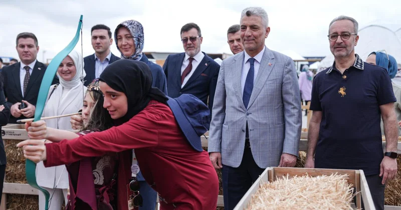 Bakan Bolat, torunlarıyla 8. Etnospor Kültür Festivali ne katıldı