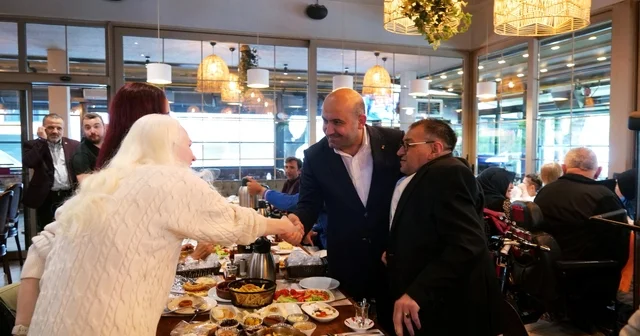 AK Parti Eskişehir İl Başkanı Albayrak, engelli bireyler ile buluştu Eskişehir Haberleri