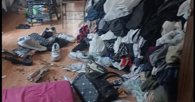 Kötü koku sonrası girilen evden 1 ton atık çıkarıldı Amasya Haberleri Habertürk Yerel Haberler