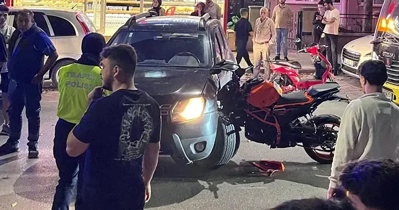 Bursa da otomobille çarpışan motosikletin sürücüsü yaralandı