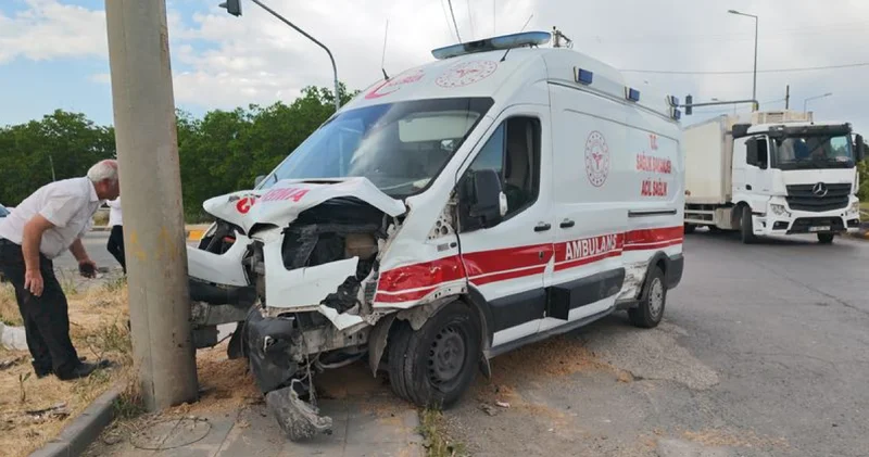 10 yaralı! Ambulans kazaya karıştı Son dakika haberleri