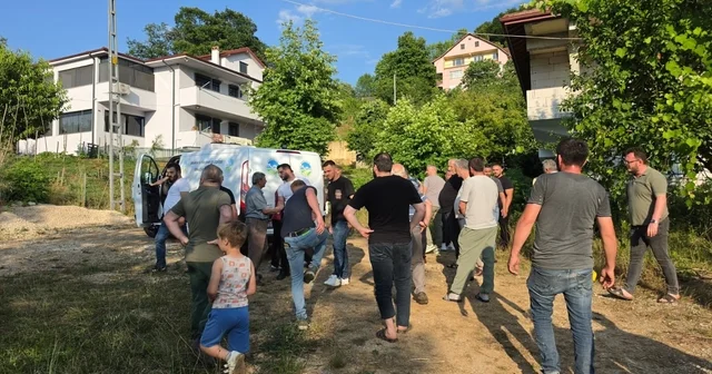 Ihlamur toplamak için çıktığı ağaçtan düşerek hayatını kaybetti Haber alamayan yakını cansız bedenini buldu Sakarya Haberleri Habertürk Yerel Haberler