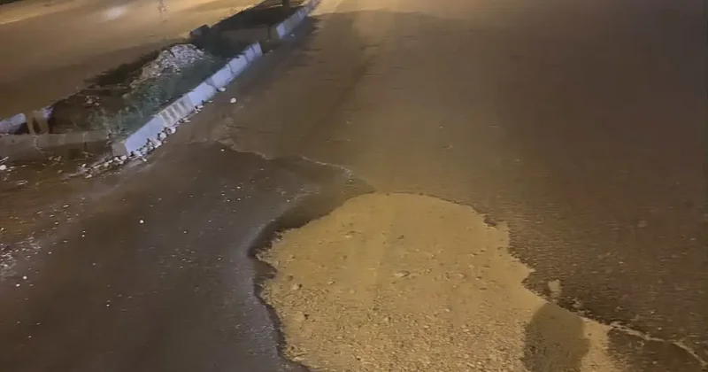 Yolun ortasındaki çukur kazaya davetiye çıkarıyor