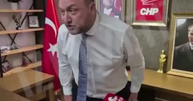 Yeni atanan İzmir in il başkanı da şaşırdı! Makam odası yanı yatak odası!